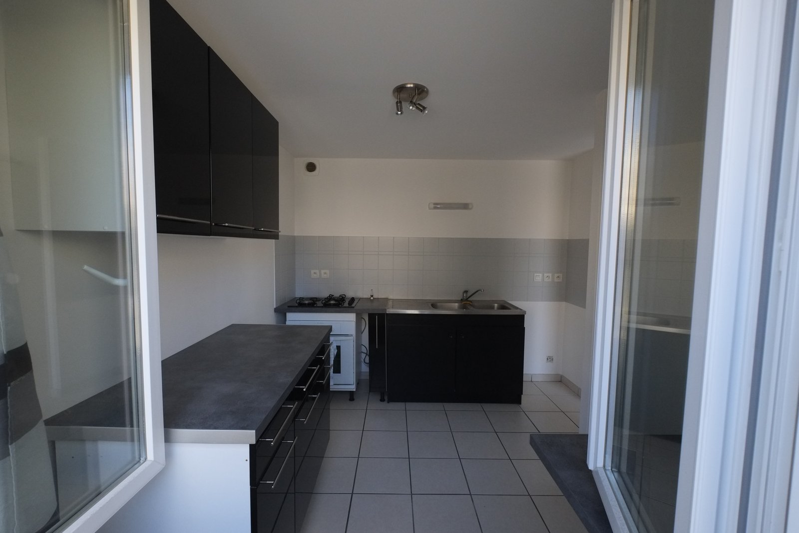 📍 DUPLEX CALME AVEC PARKING – SAINTE-SAVINE