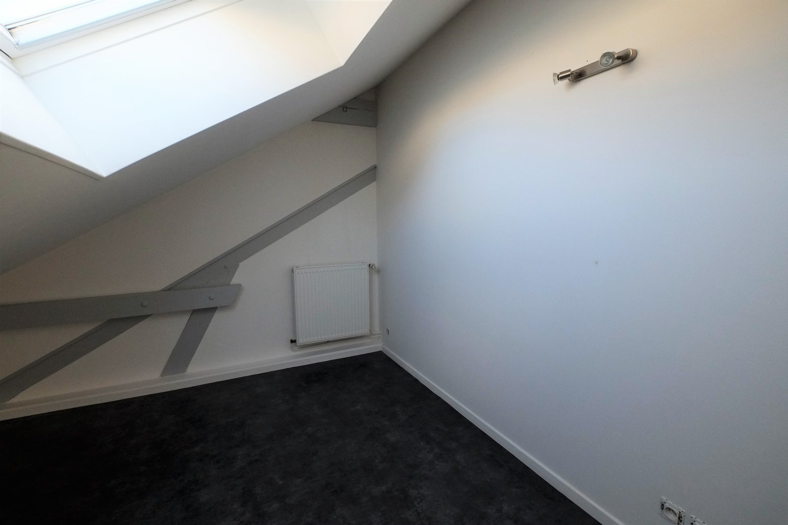 📍 DUPLEX CALME AVEC PARKING – SAINTE-SAVINE
