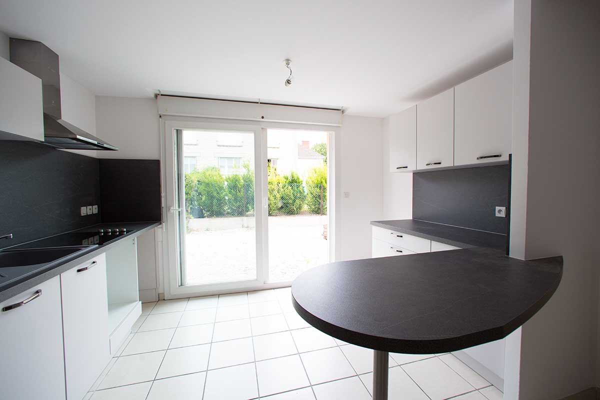 Loft lumineux avec terrasse et stationnement
